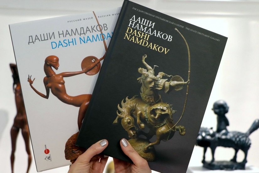 книги о творчестве Даши Намдакова_agkm1823.jpg
